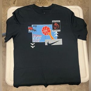 Men’s Nike tee size medium